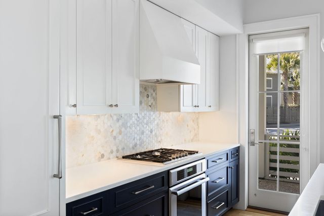 1124 Fulton Hall Lane, Mount Pleasant, SC 29466