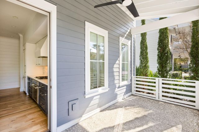 1124 Fulton Hall Lane, Mount Pleasant, SC 29466