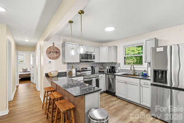 2616 Springway Drive, Charlotte, NC 28205