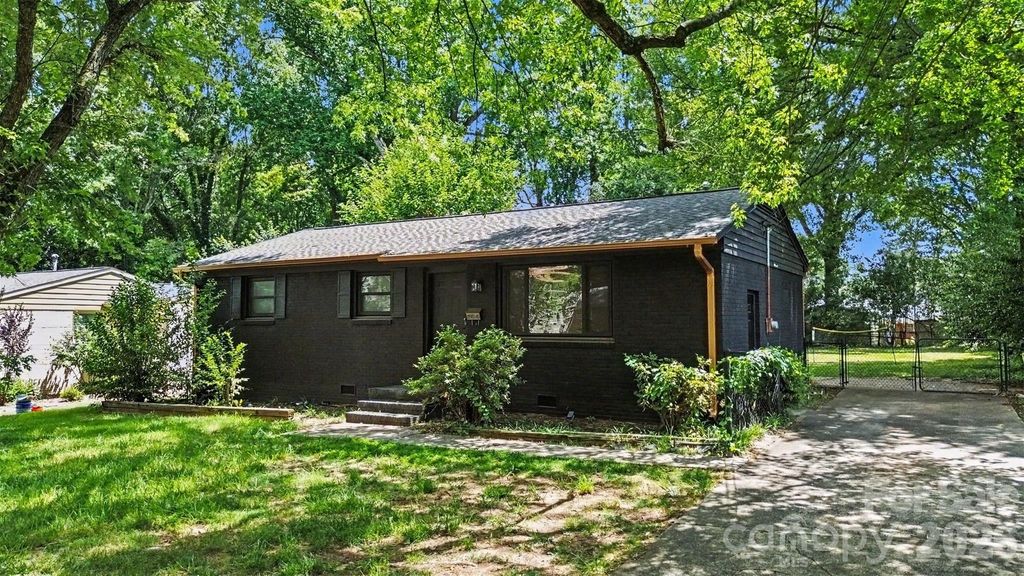 2616 Springway Drive, Charlotte, NC 28205