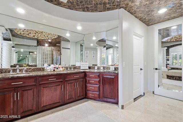 330 N CLOVERFIELD Circle, Litchfield Park, AZ 85340