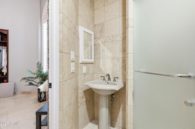 330 N CLOVERFIELD Circle, Litchfield Park, AZ 85340