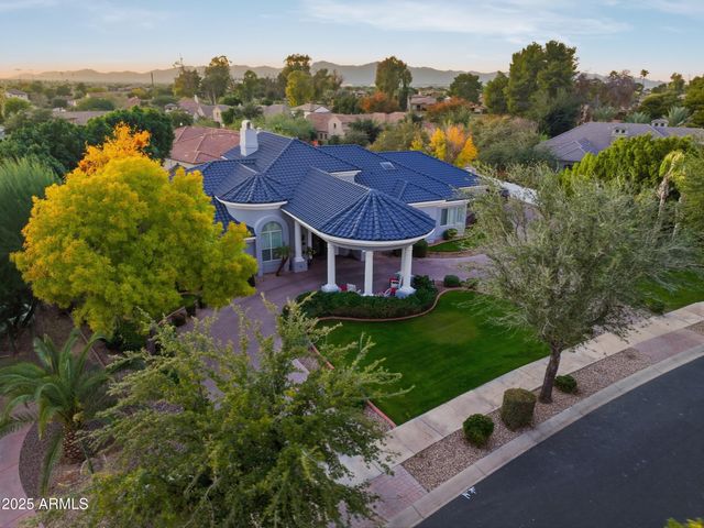 330 N CLOVERFIELD Circle, Litchfield Park, AZ 85340