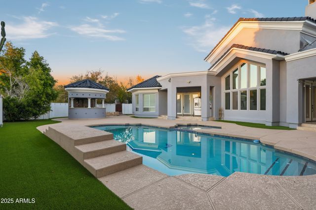 330 N CLOVERFIELD Circle, Litchfield Park, AZ 85340