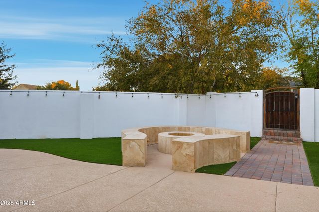 330 N CLOVERFIELD Circle, Litchfield Park, AZ 85340