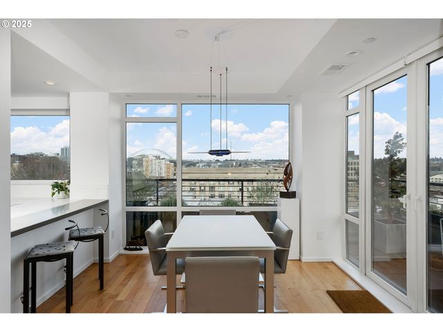 300 Nw 8TH Ave 902, Portland, OR 97209