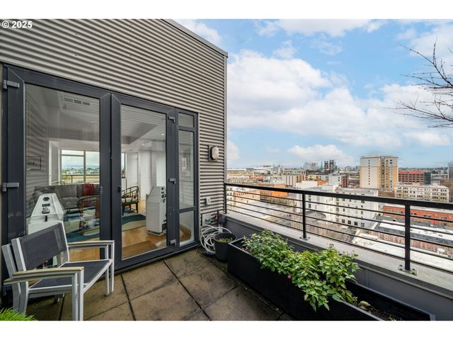 300 Nw 8TH Ave 902, Portland, OR 97209