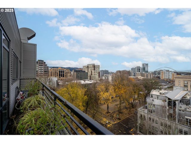 300 Nw 8TH Ave 902, Portland, OR 97209