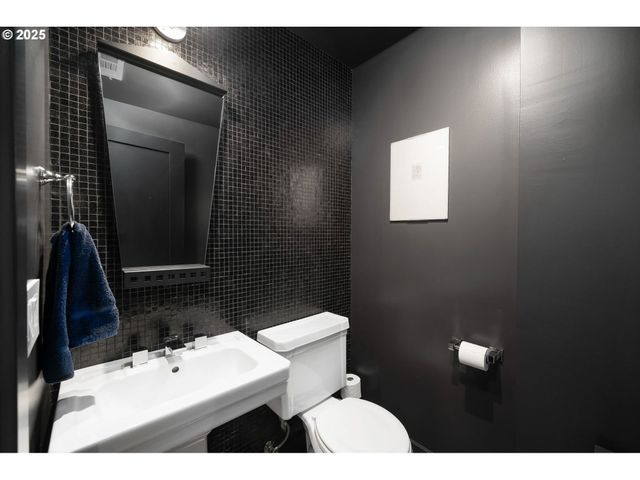 300 Nw 8TH Ave 902, Portland, OR 97209