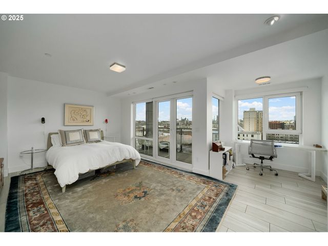 300 Nw 8TH Ave 902, Portland, OR 97209