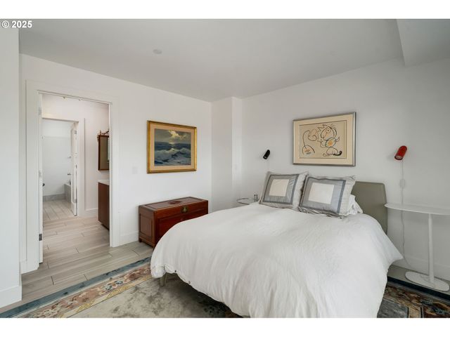 300 Nw 8TH Ave 902, Portland, OR 97209