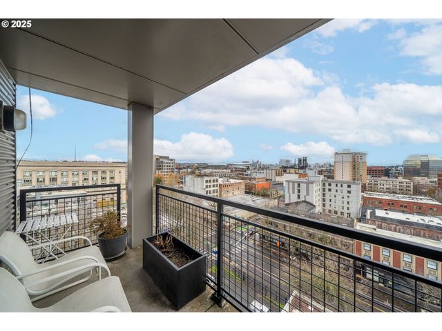 300 Nw 8TH Ave 902, Portland, OR 97209