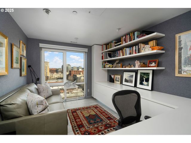 300 Nw 8TH Ave 902, Portland, OR 97209