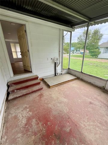 2727 Old Houston Road, Huntsville, TX 77340