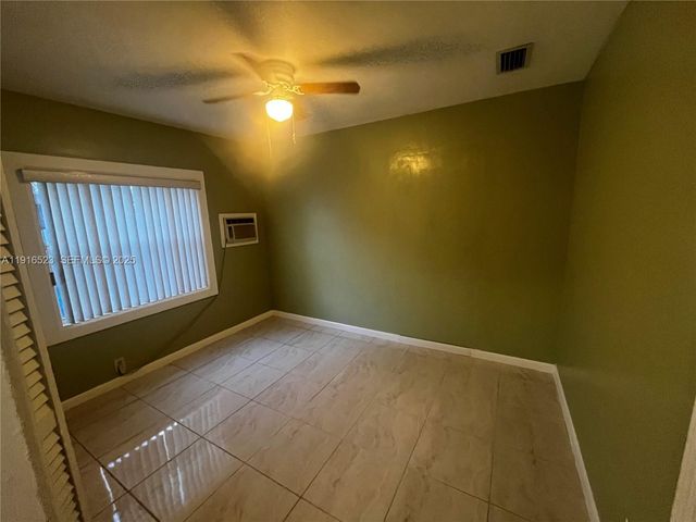 11108 Peachtree Dr 1, Miami, FL 33161