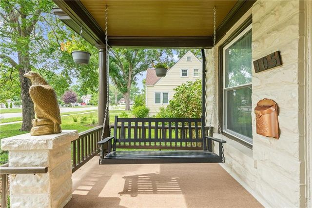105 NE Douglas Street, Lee's Summit, MO 64063