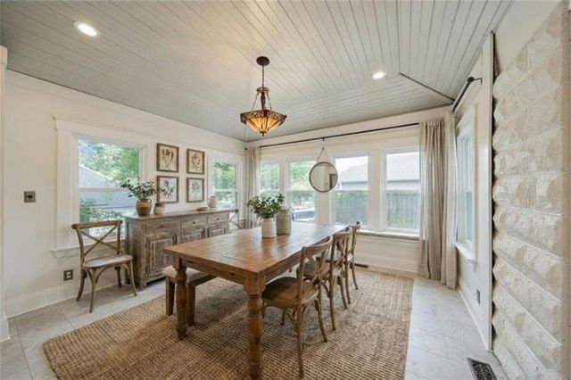 105 NE Douglas Street, Lee's Summit, MO 64063