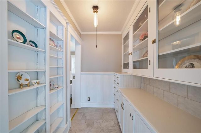 105 NE Douglas Street, Lee's Summit, MO 64063