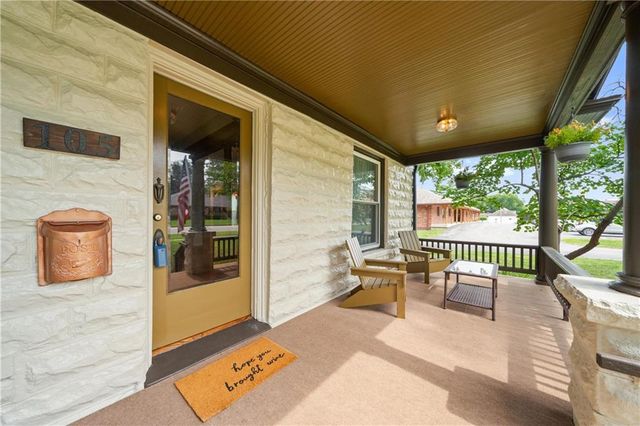 105 NE Douglas Street, Lee's Summit, MO 64063