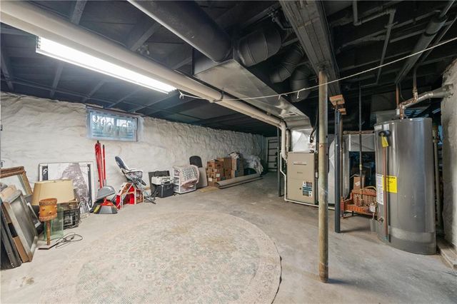 105 NE Douglas Street, Lee's Summit, MO 64063