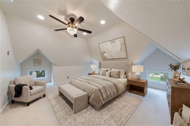 105 NE Douglas Street, Lee's Summit, MO 64063