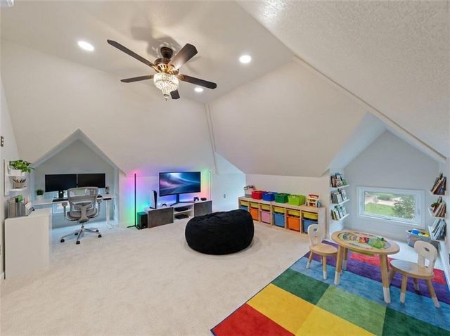 105 NE Douglas Street, Lee's Summit, MO 64063