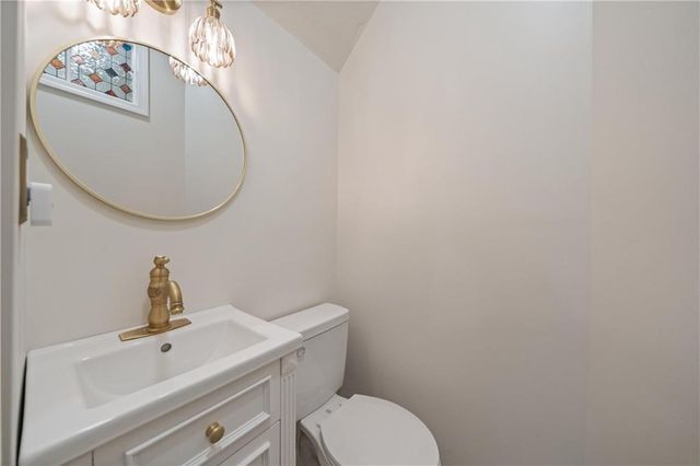 105 NE Douglas Street, Lee's Summit, MO 64063