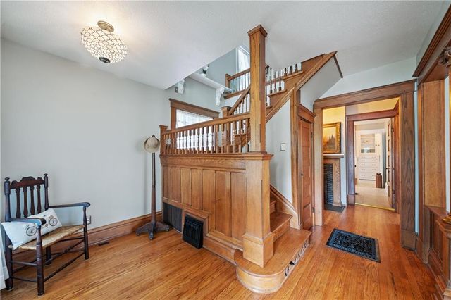 105 NE Douglas Street, Lee's Summit, MO 64063