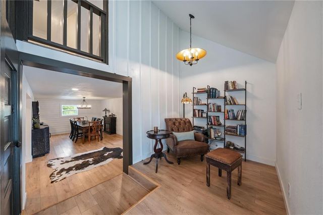 105 NE Douglas Street, Lee's Summit, MO 64063