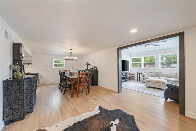 105 NE Douglas Street, Lee's Summit, MO 64063