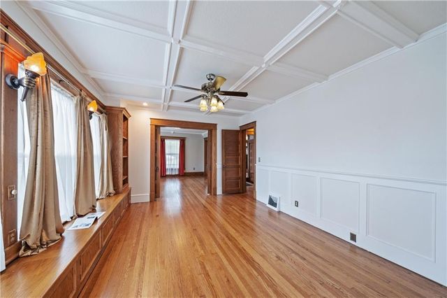 105 NE Douglas Street, Lee's Summit, MO 64063