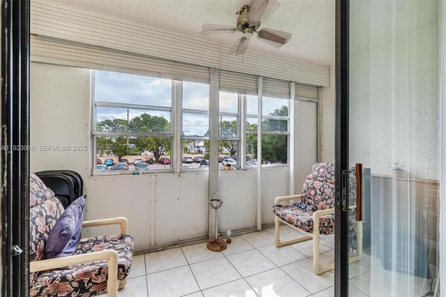 2840 Somerset Drive 207M, Lauderdale Lakes, FL 33311