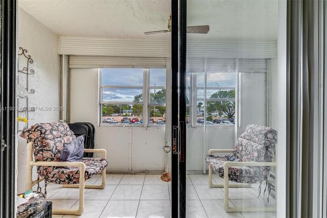2840 Somerset Drive 207M, Lauderdale Lakes, FL 33311