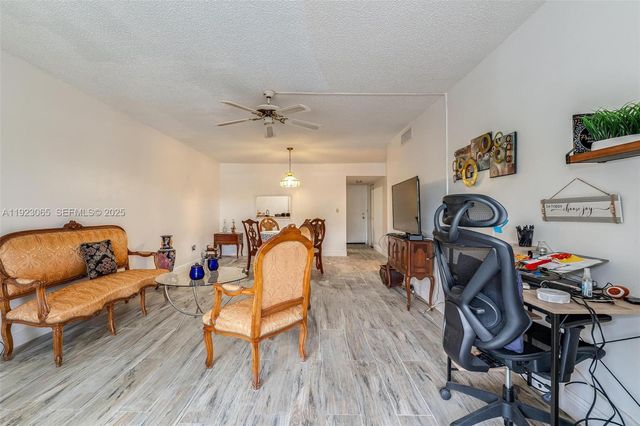 2840 Somerset Drive 207M, Lauderdale Lakes, FL 33311