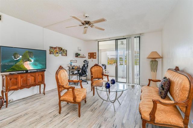 2840 Somerset Drive 207M, Lauderdale Lakes, FL 33311