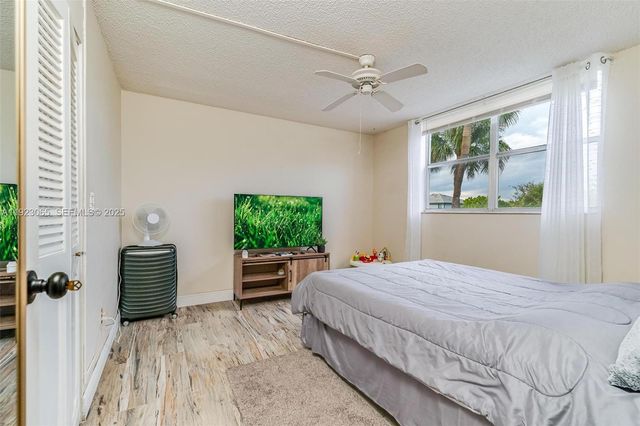 2840 Somerset Drive 207M, Lauderdale Lakes, FL 33311