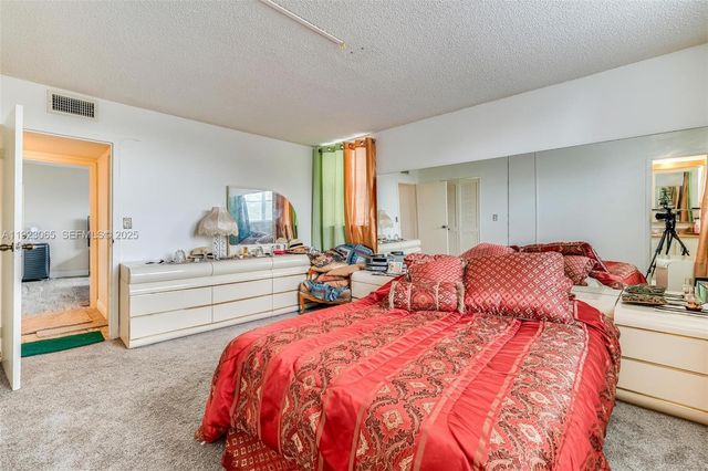 2840 Somerset Drive 207M, Lauderdale Lakes, FL 33311