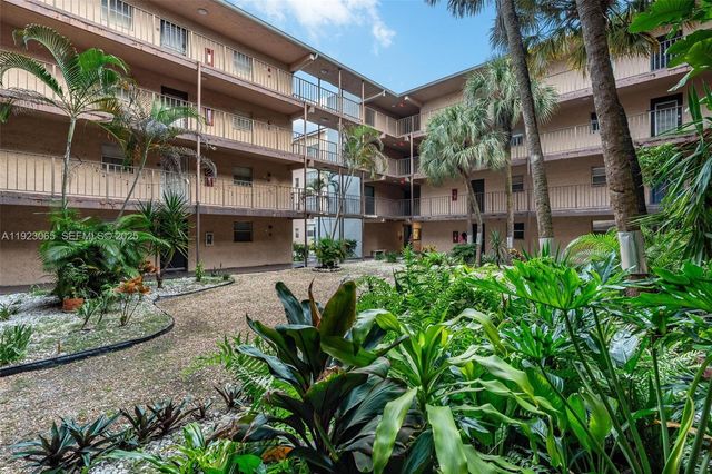 2840 Somerset Drive 207M, Lauderdale Lakes, FL 33311