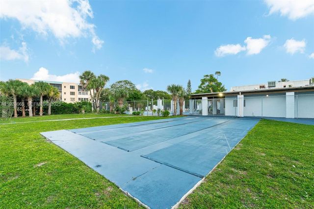 2840 Somerset Drive 207M, Lauderdale Lakes, FL 33311
