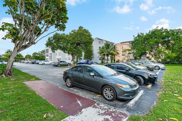 2840 Somerset Drive 207M, Lauderdale Lakes, FL 33311