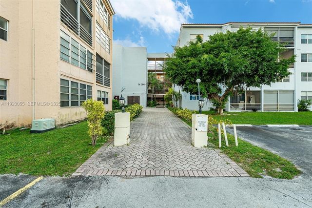 2840 Somerset Drive 207M, Lauderdale Lakes, FL 33311