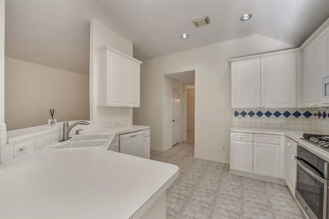 222 Glenridge Forest, Houston, TX 77094