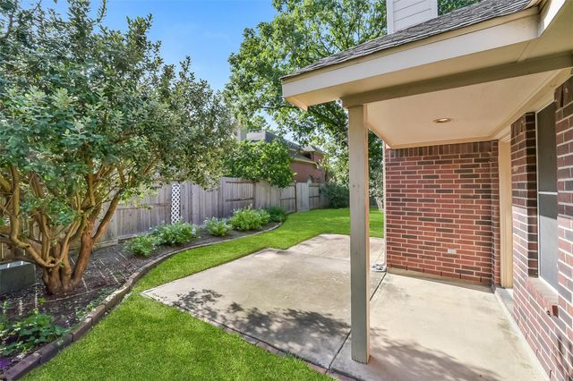 222 Glenridge Forest, Houston, TX 77094