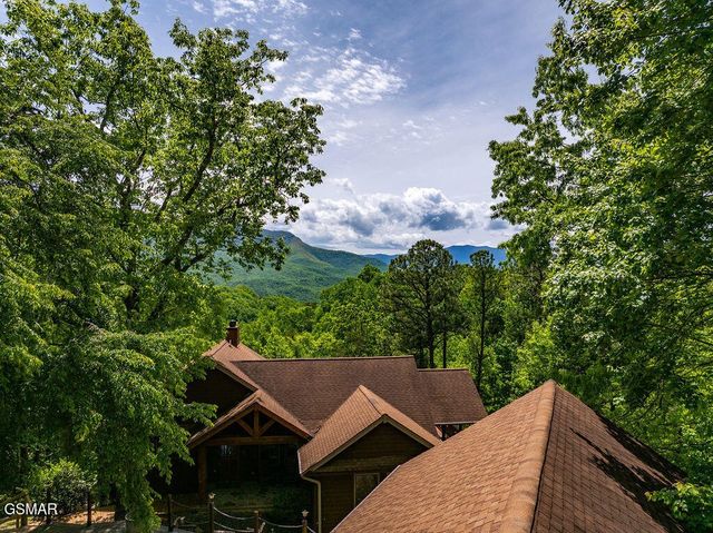 967 Scenic Trail, Gatlinburg, TN 37738