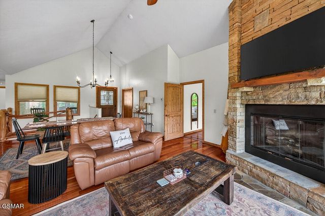 967 Scenic Trail, Gatlinburg, TN 37738