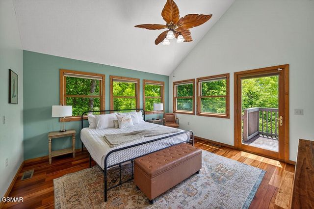 967 Scenic Trail, Gatlinburg, TN 37738