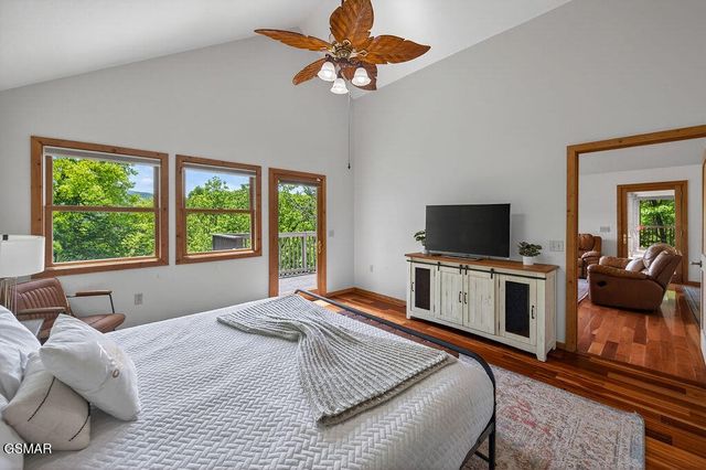 967 Scenic Trail, Gatlinburg, TN 37738