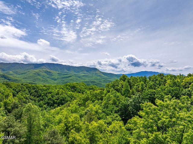 967 Scenic Trail, Gatlinburg, TN 37738