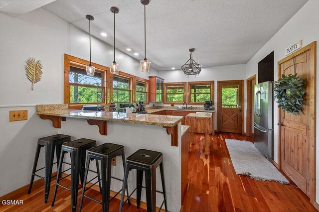 967 Scenic Trail, Gatlinburg, TN 37738