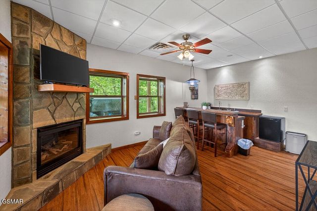 967 Scenic Trail, Gatlinburg, TN 37738